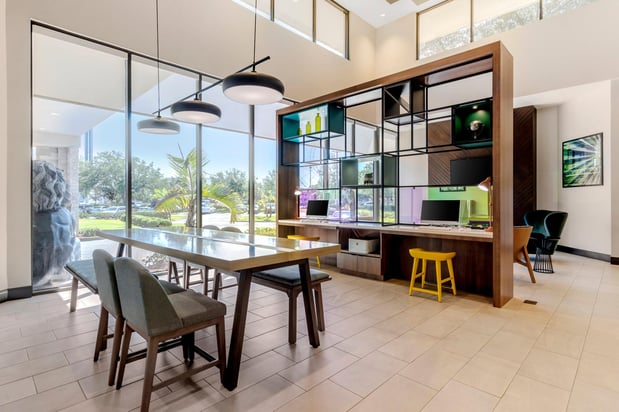 Images Holiday Inn Orlando International Dr-Icon by IHG