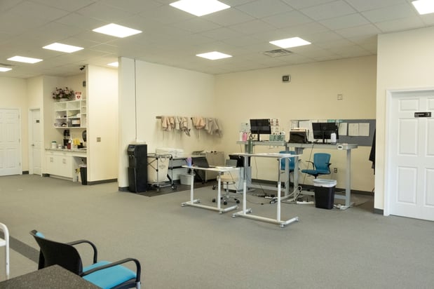 Images MOTION Sports Medicine - Monroe East