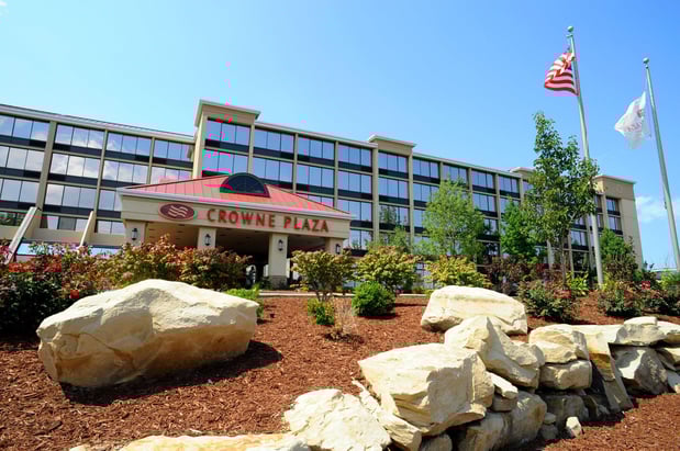 Images Crowne Plaza Cleveland Airport by IHG