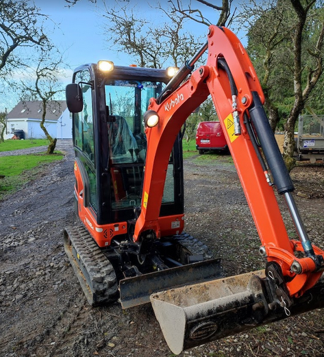 Hedge Cutting, Garden Maintenance, Power Washing, Gutter Cleaning, Decking, Fencing