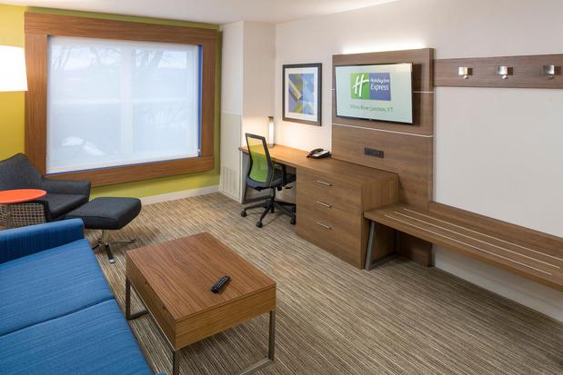 Images Holiday Inn Express & Suites White River Junction, an IHG Hotel