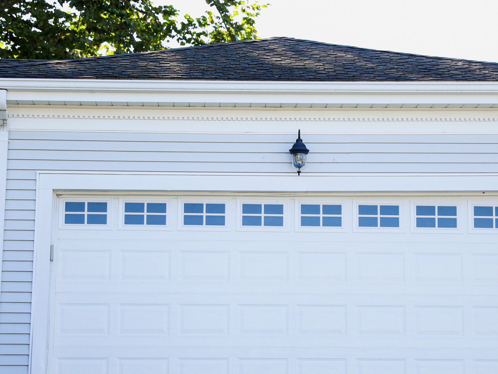 Wanda Garage Door