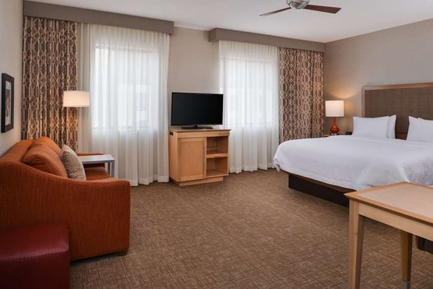 Images Hampton Inn & Suites Denver-Speer Boulevard