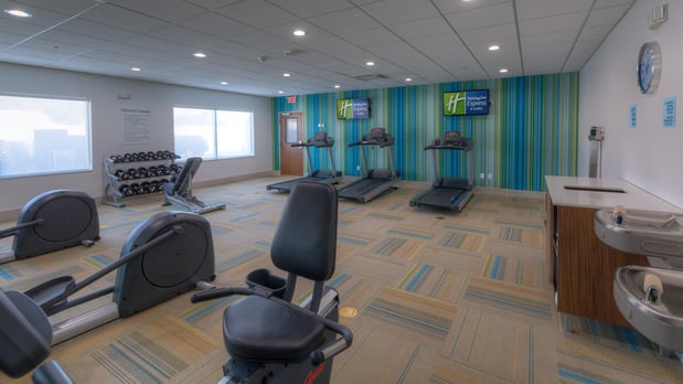 Images Holiday Inn Express & Suites Tulsa Midtown by IHG