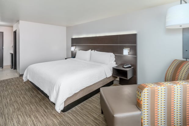 Images Holiday Inn Express & Suites Colorado Springs Afa Northgate by IHG