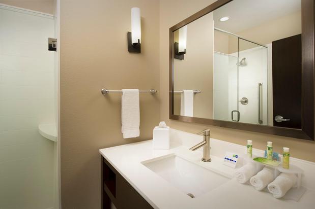 Images Holiday Inn Express & Suites Waco South by IHG