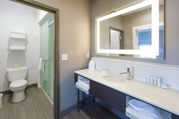 Images Hampton Inn & Suites Stroud