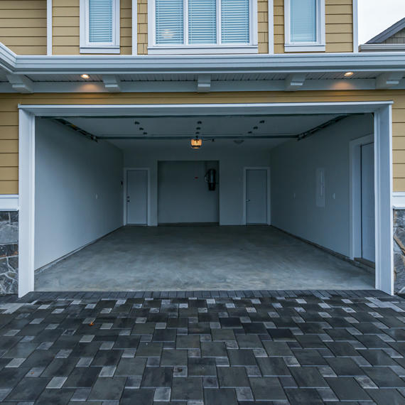 Oscar's Construction Logo