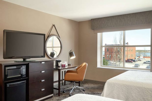 Images Hampton Inn Portland Downtown - Waterfront