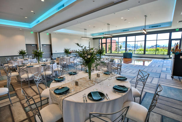 Images Hotel Indigo Seattle Everett Waterfront by IHG