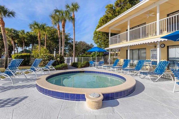 Images Hilton Vacation Club Charter Club Naples Bay