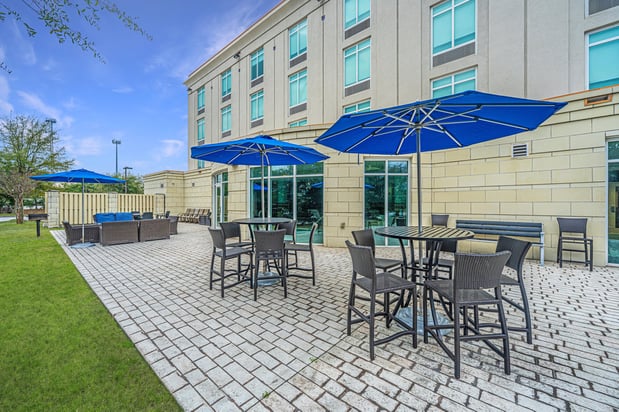 Images Holiday Inn Express & Suites Charleston Arpt-Conv Ctr Area by IHG