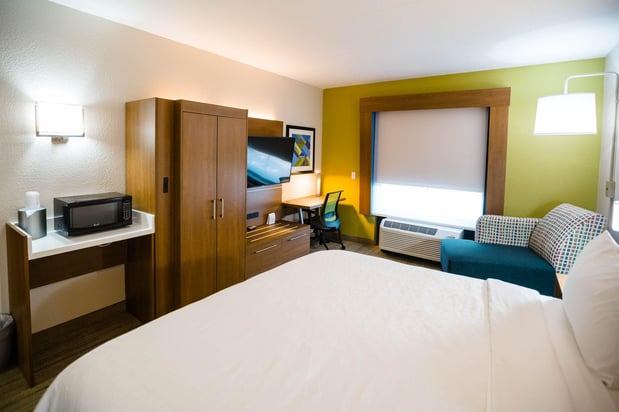 Images Holiday Inn Express & Suites Knoxville-Farragut by IHG