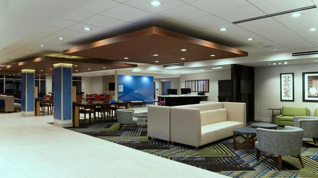 Images Holiday Inn Express & Suites Tampa East - Ybor City, an IHG Hotel