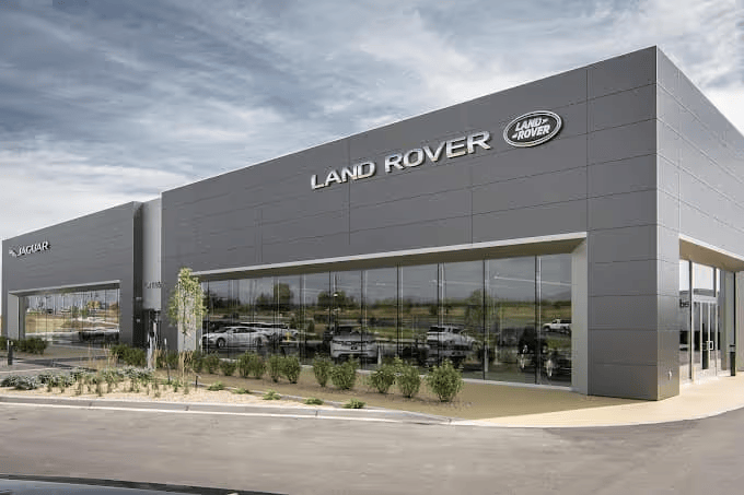 Exterior Photo of Land Rover Flatirons Dealership