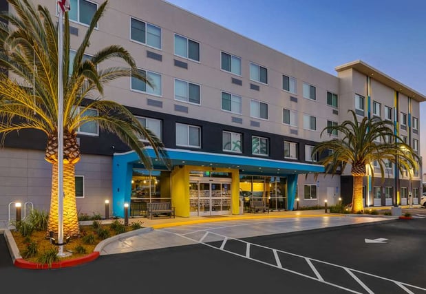 Images Tru by Hilton Lathrop