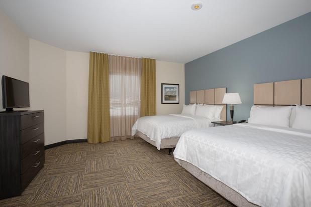Images Candlewood Suites Building 7306