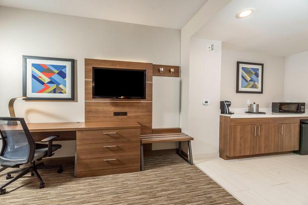 Images Holiday Inn Express & Suites Fremont - Milpitas Central by IHG