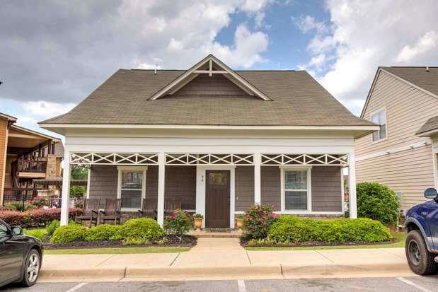 Images The Cottages at Lake Tamaha - Student Housing