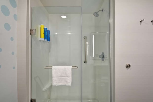 Images Tru by Hilton Syracuse North Airport Area