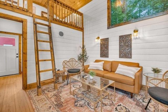 Images Re-New Electric, LLC