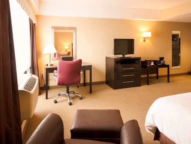Images Hampton Inn & Suites Boston Crosstown Center
