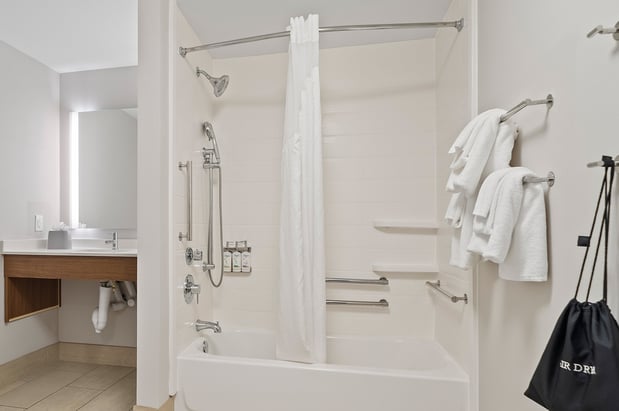 Images Holiday Inn Express & Suites Macon North by IHG