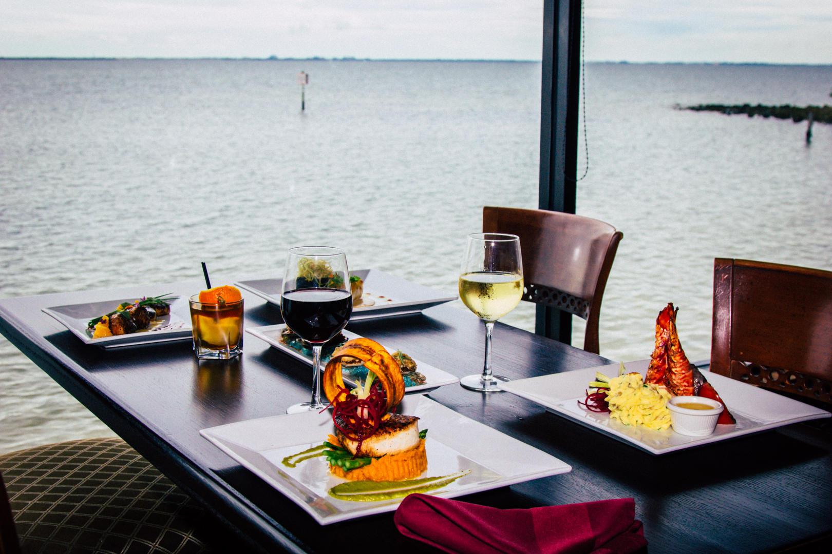 Waterfront views for Brunch, Lunch and Dinner.