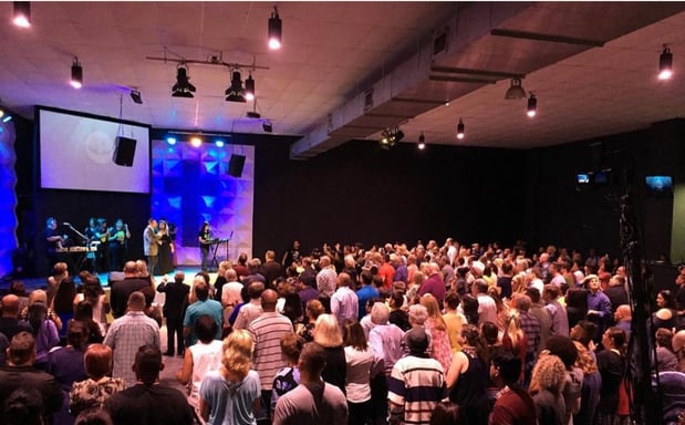 Images Iglesia Restaurando Naciones / Restoring Nations Church