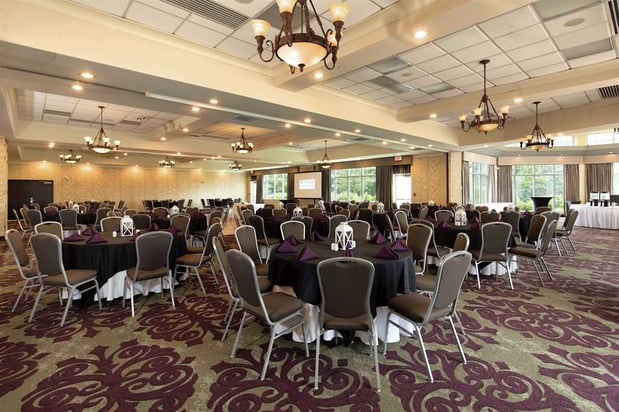 Images Hilton Garden Inn Auburn Riverwatch
