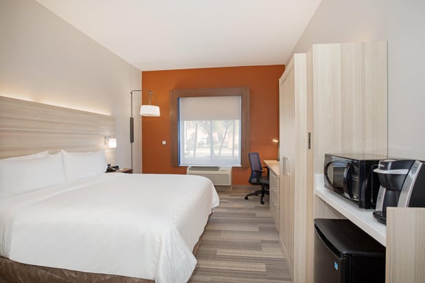 Images Holiday Inn Express & Suites Phoenix - Glendale Sports Dist by IHG