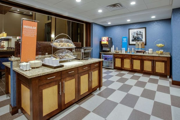 Images Hampton Inn & Suites Philadelphia/Bensalem