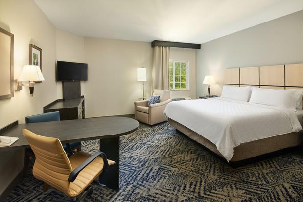 Images Candlewood Suites Charleston - Northwoods, an IHG Hotel