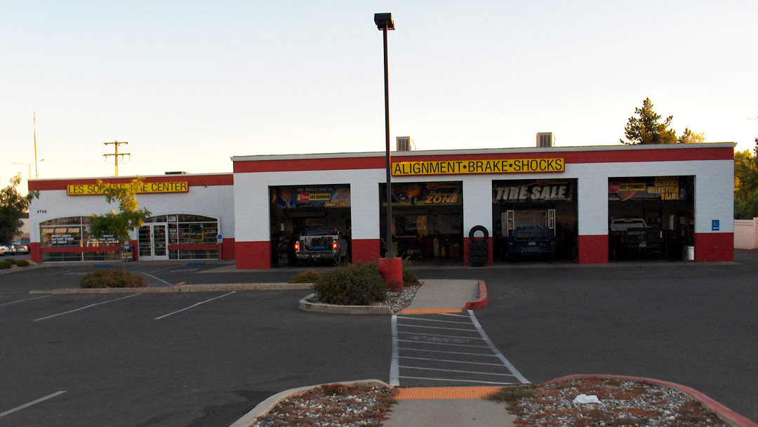 Les Schwab Tire Center