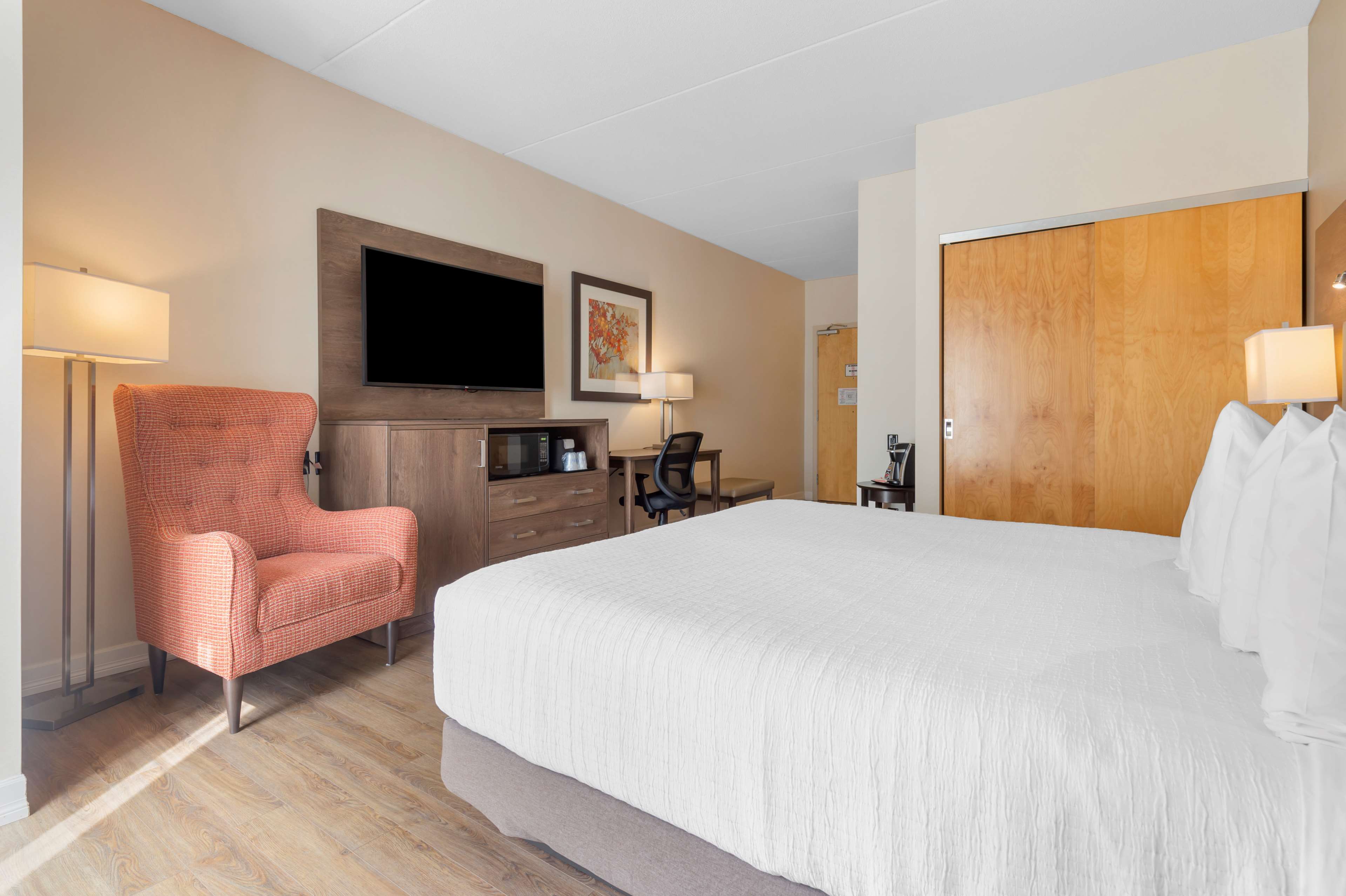 guest room Best Western Plus Perth Parkside Inn & Spa Perth (613)326-0082