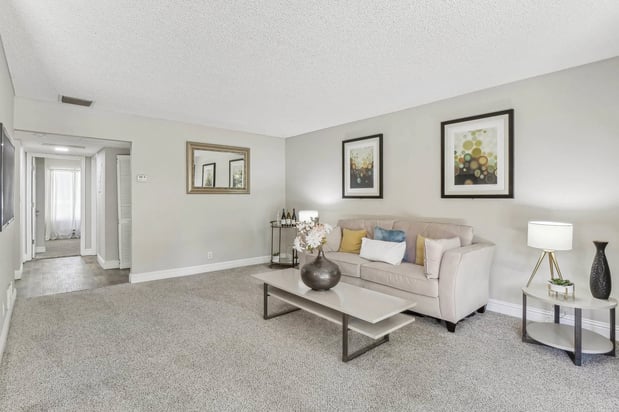 Images Summerwood Apartments