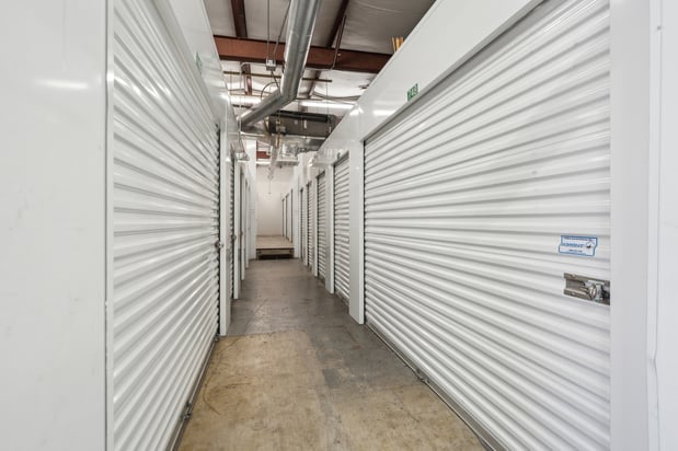 Images Storage Hub