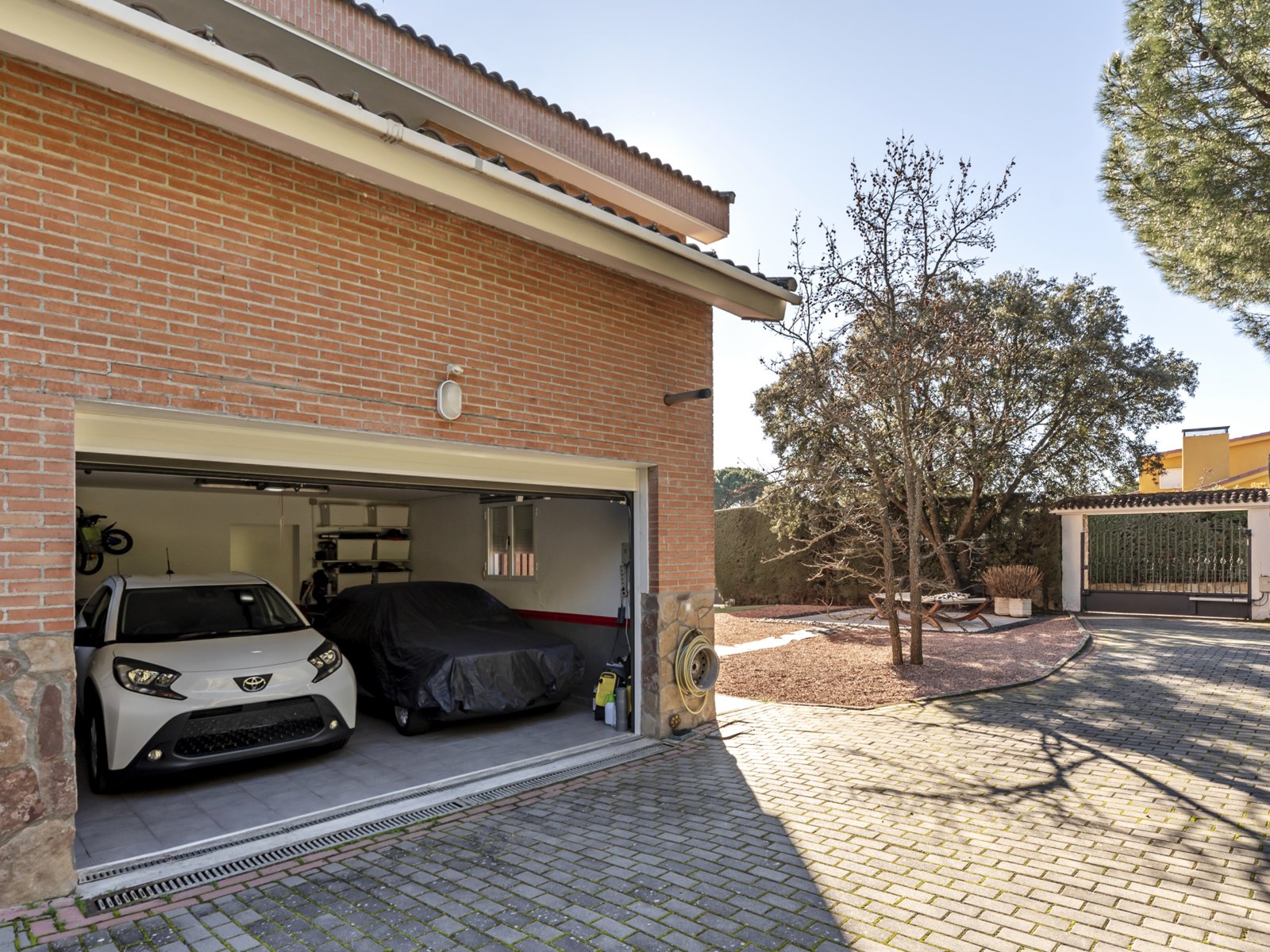 Sungmin Garage Door Solutions