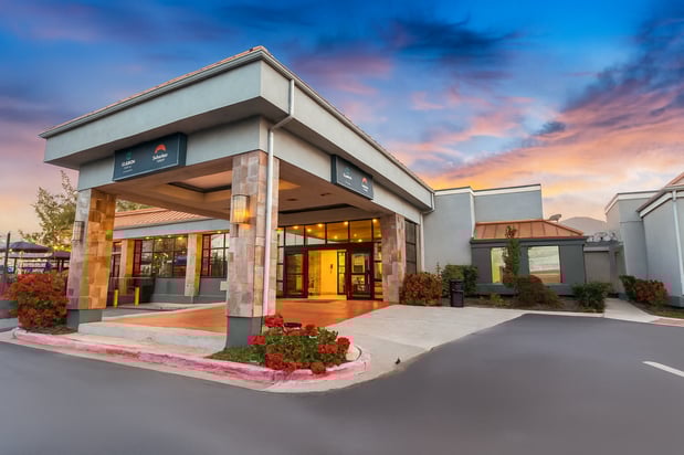 Images Suburban Studios Salt Lake City Airport