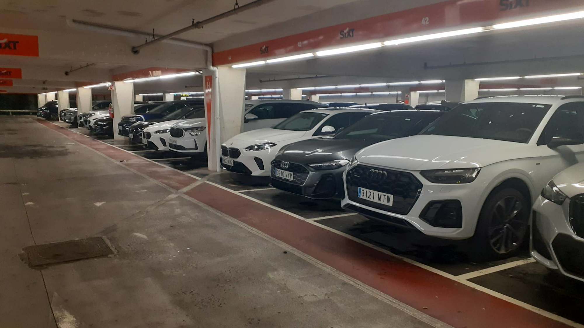 SIXT Alquiler de Coches - Bilbao Aeropuerto (BIO) 40