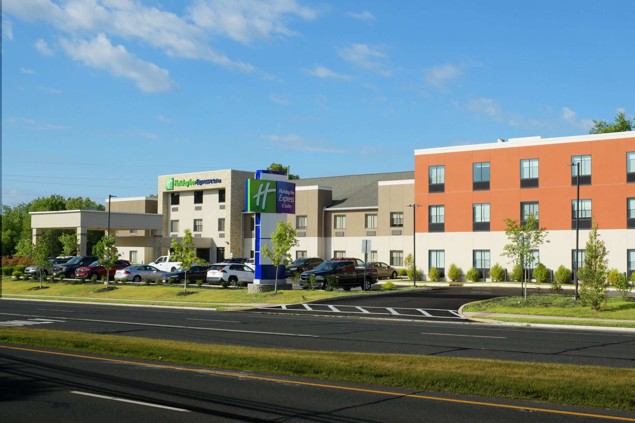 Holiday Inn Express & Suites Williamstown - Glassboro by IHG