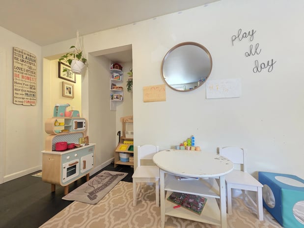 Images Little Hands with Mrs. Simone