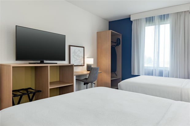 Images Spark by Hilton Indianapolis Northeast Fishers