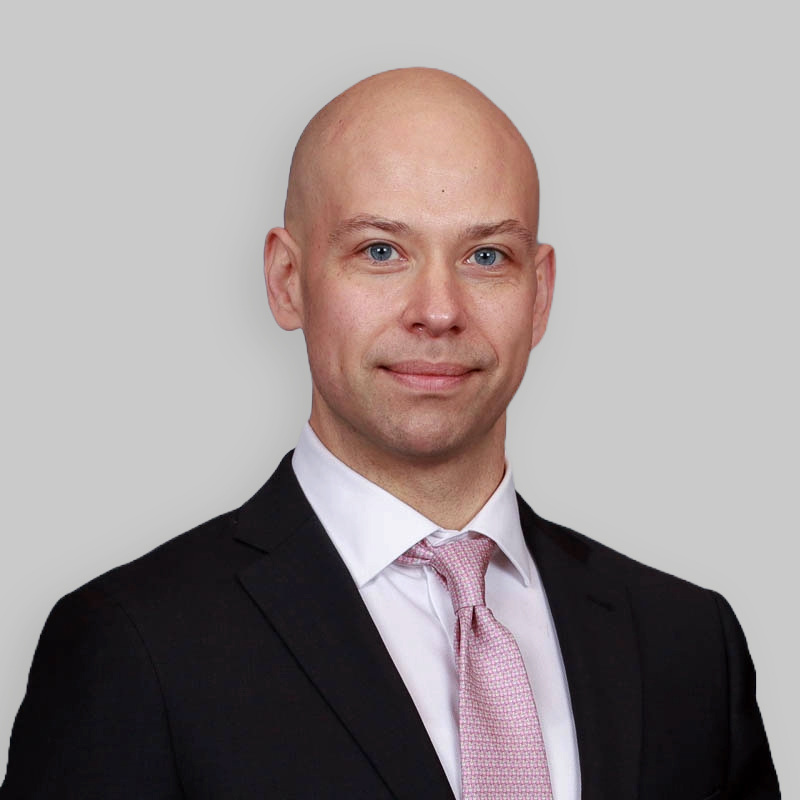 Headshot of Heath Johnson, a wealth advisor at Chase