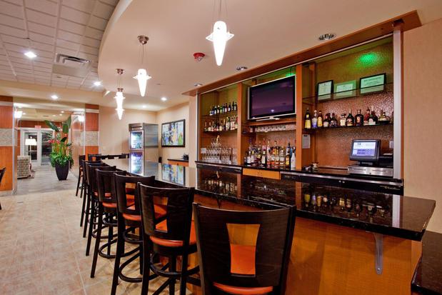 Images Holiday Inn & Suites Williamsburg-Historic Gateway by IHG