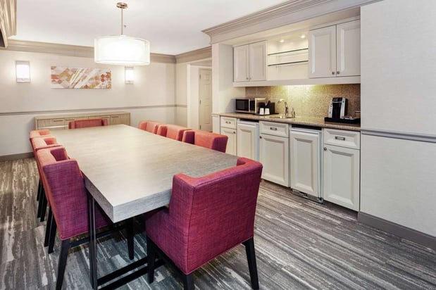 Images Hilton Garden Inn Chicago North Shore/Evanston
