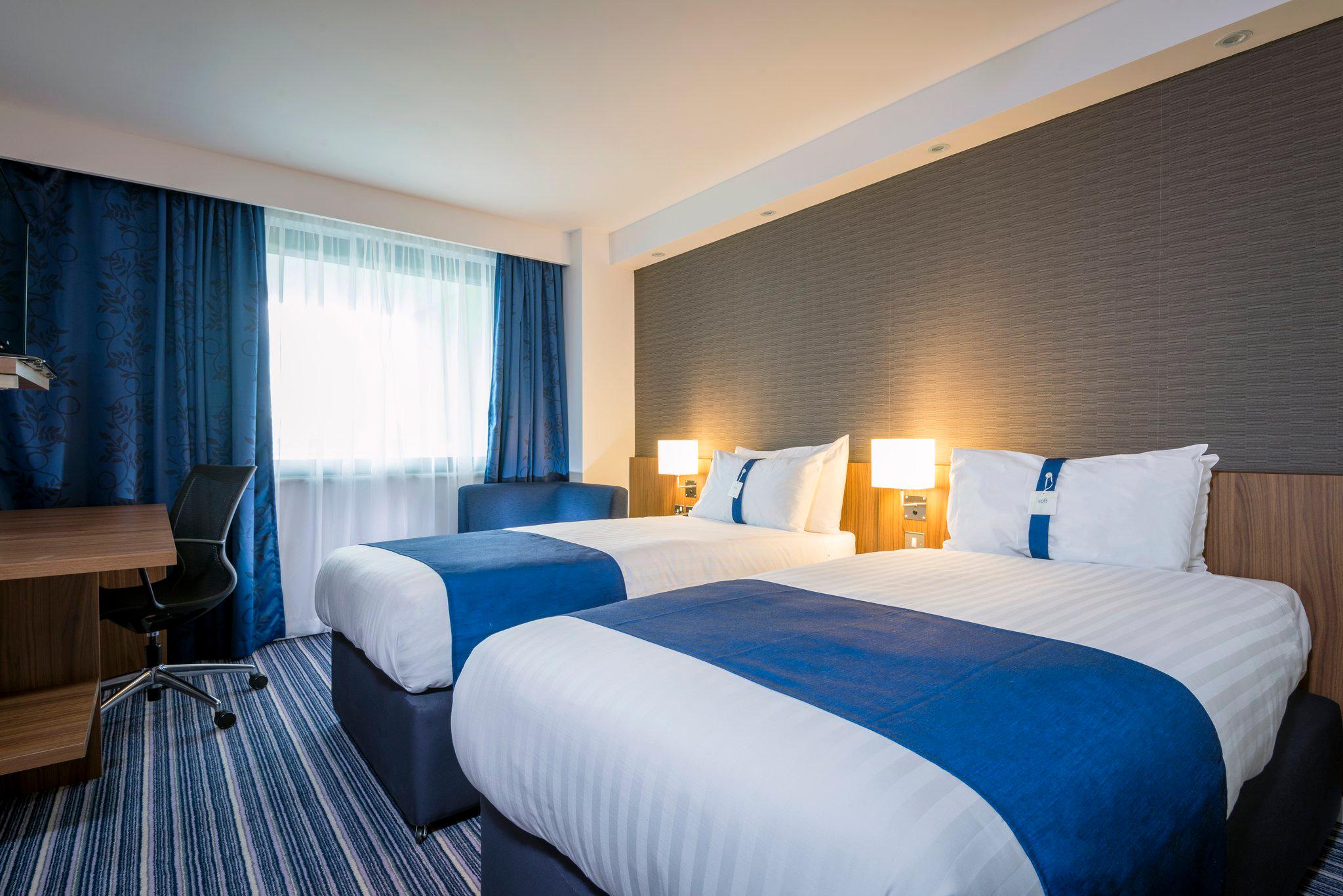 Holiday Inn Express Middlesbrough - Centre Square, an IHG Hotel Middlesbrough 01642 917113