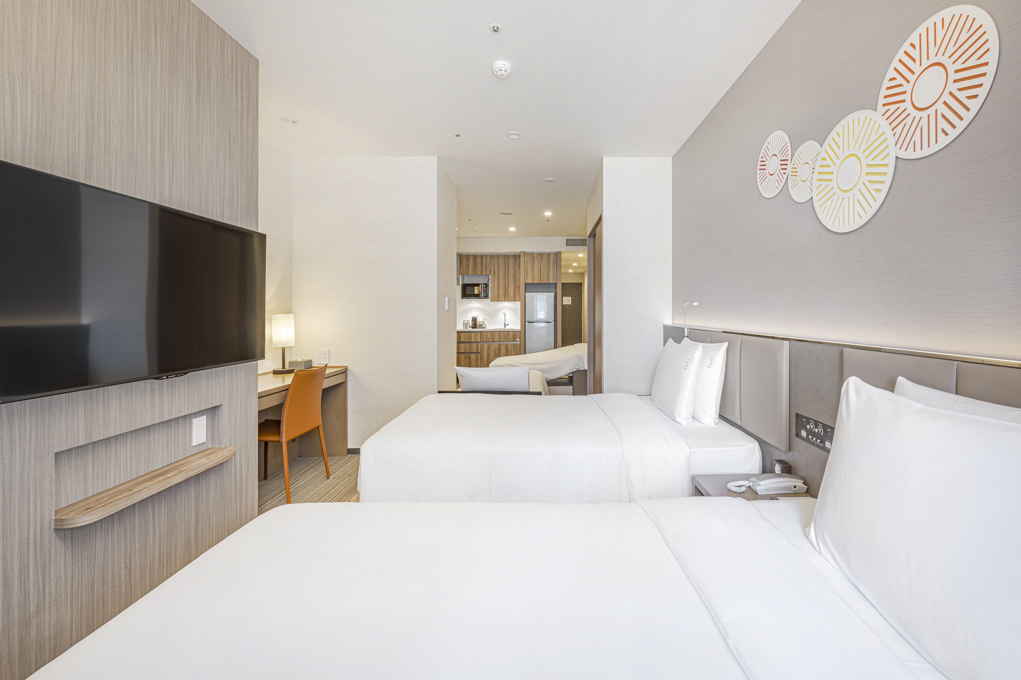 Images Holiday Inn & Suites Shin Osaka by IHG