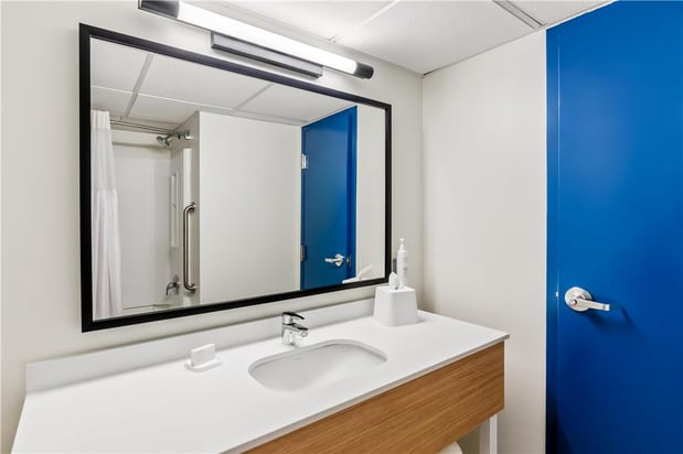 Images Spark by Hilton Lexington