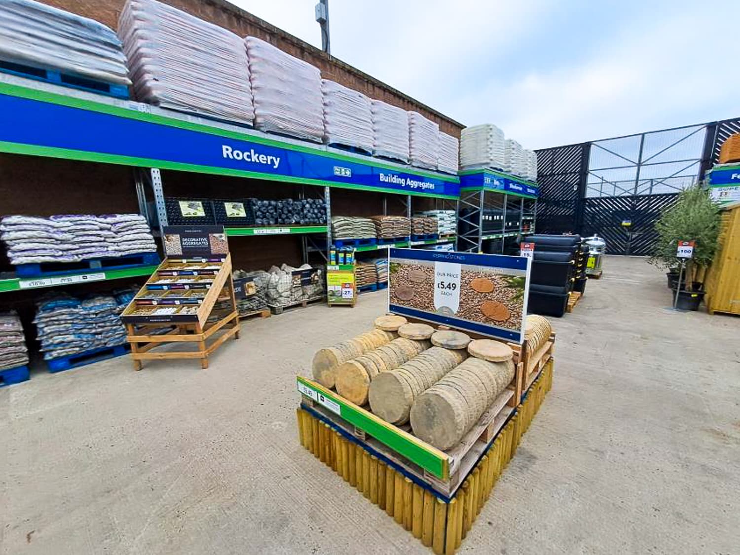 Images B&M Home Store with Garden Centre